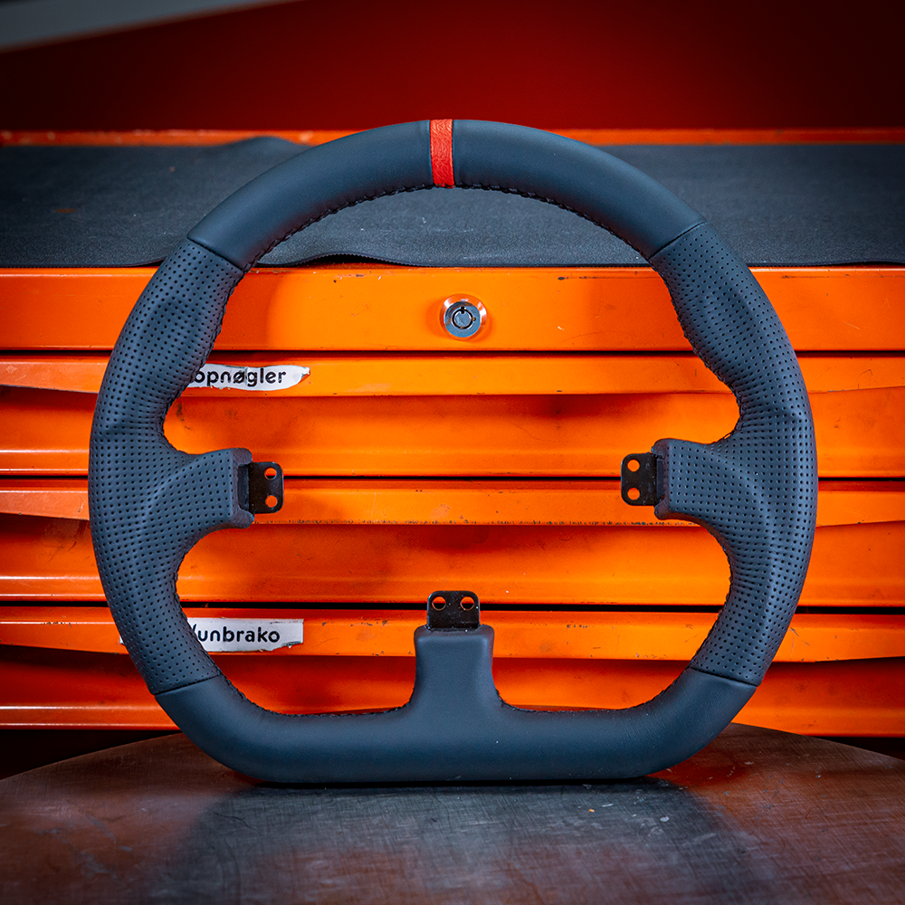 Closed D Black Leather Rim